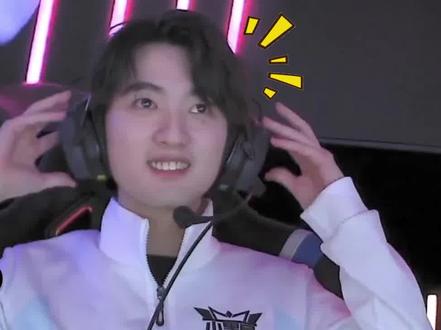 kyousuke 和 baz 在 evelone192 表演赛中以作弊方式进行 2v8